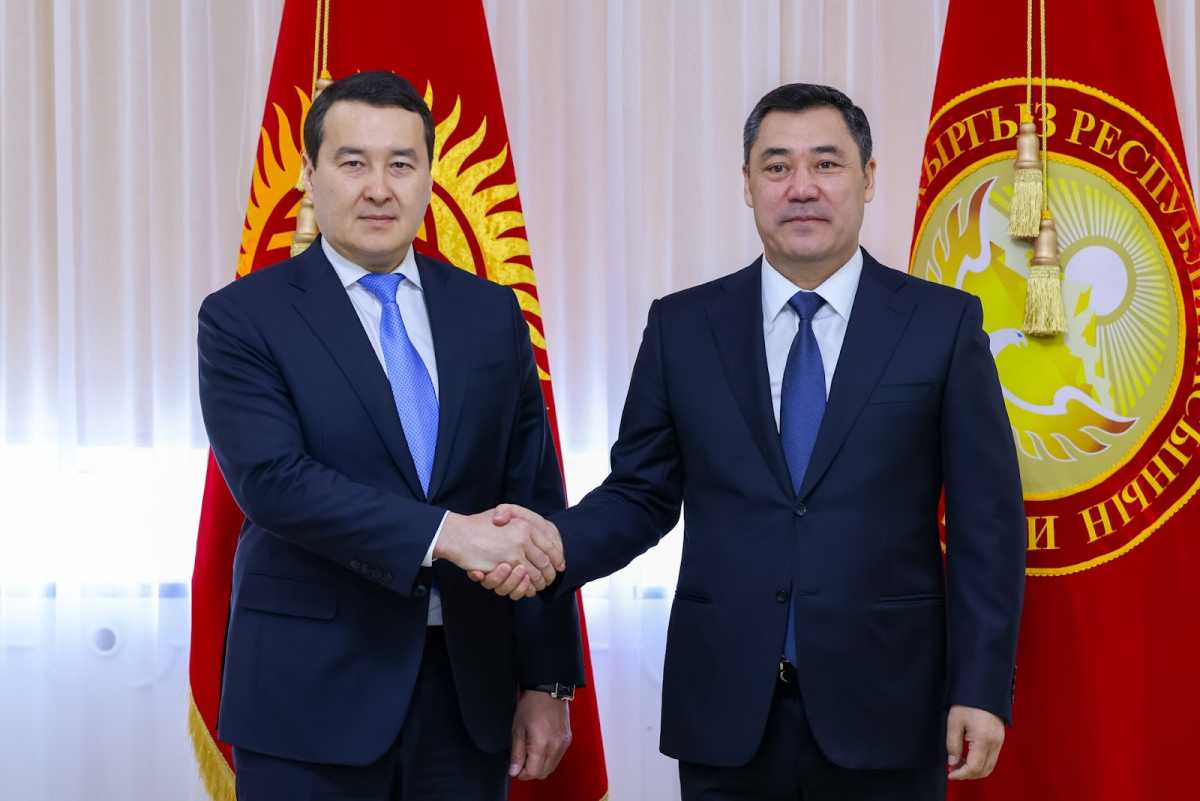 Әлихан Смайылов Қырғызстан Президентімен кездесті