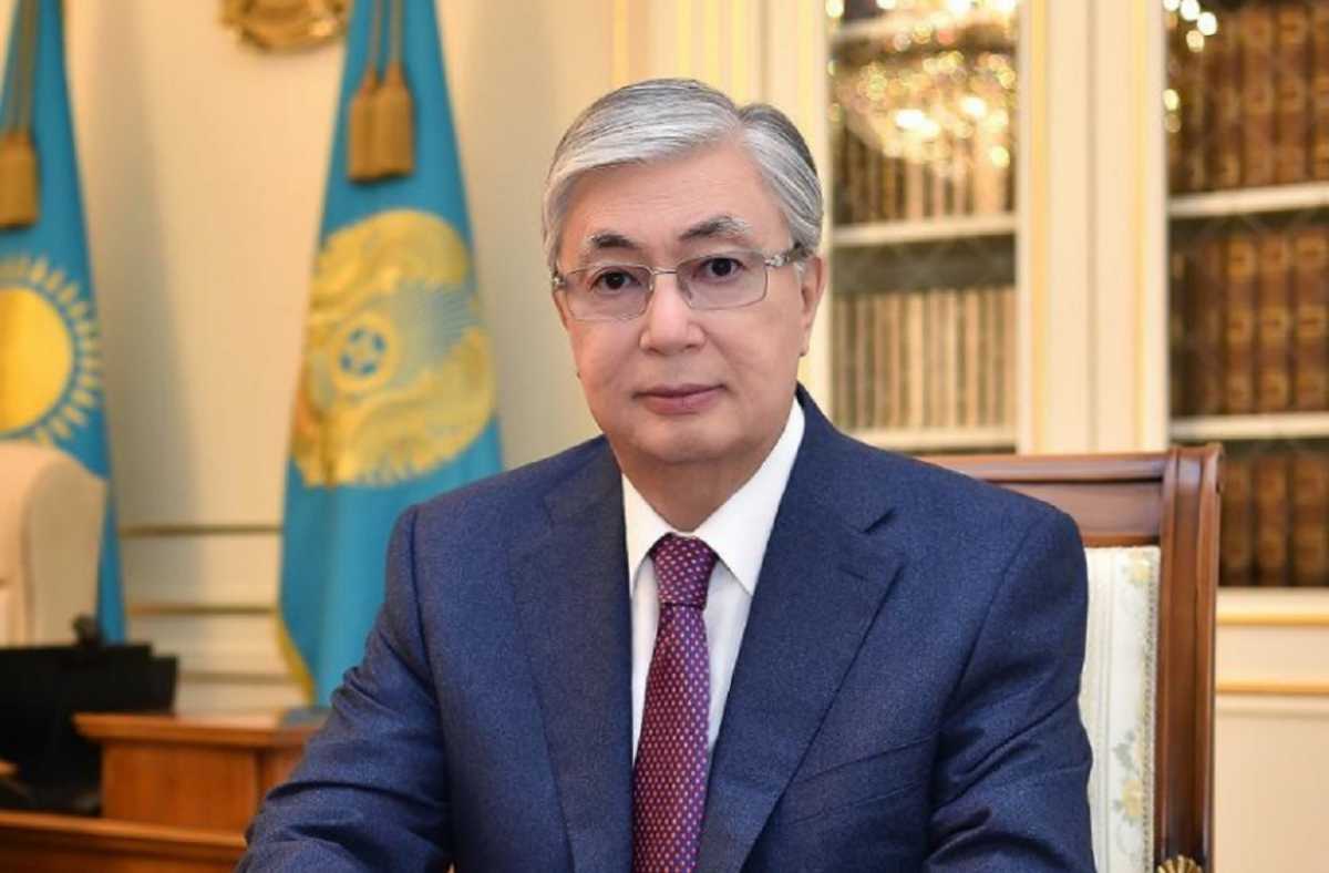Тоқаев мемлекеттік қызметшілерді бүгінгі мерекемен құттықтады
