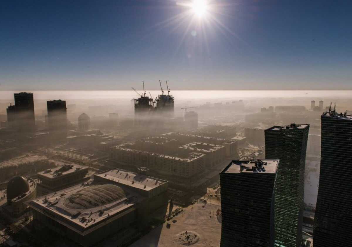 Астана әлі де «көк түтінге көміліп» тұр – Әлихан Смайылов