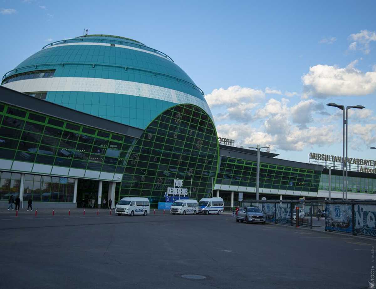 Астана әуежайы жолаушыларды багаж жинау барысында мұқият болуға шақырады