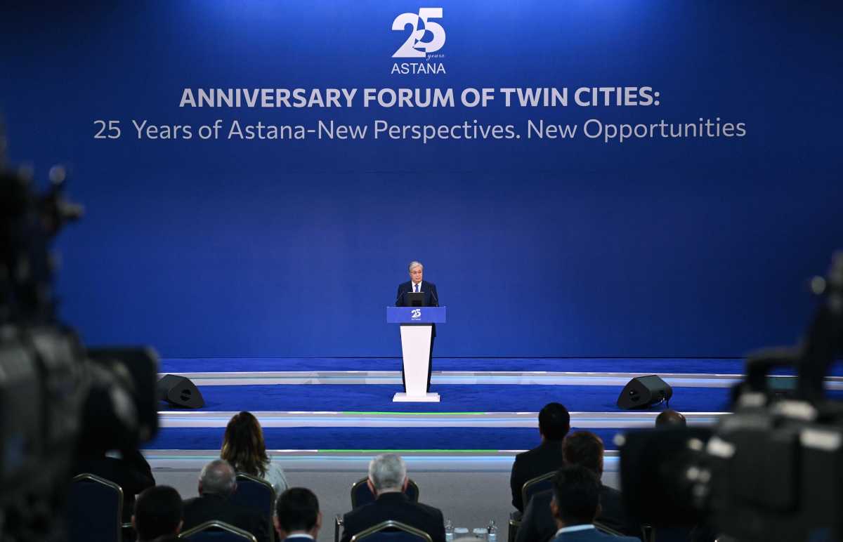Президент Астананың 25 жылдық мерейтойына арналған бауырлас қалалар форумына қатысты