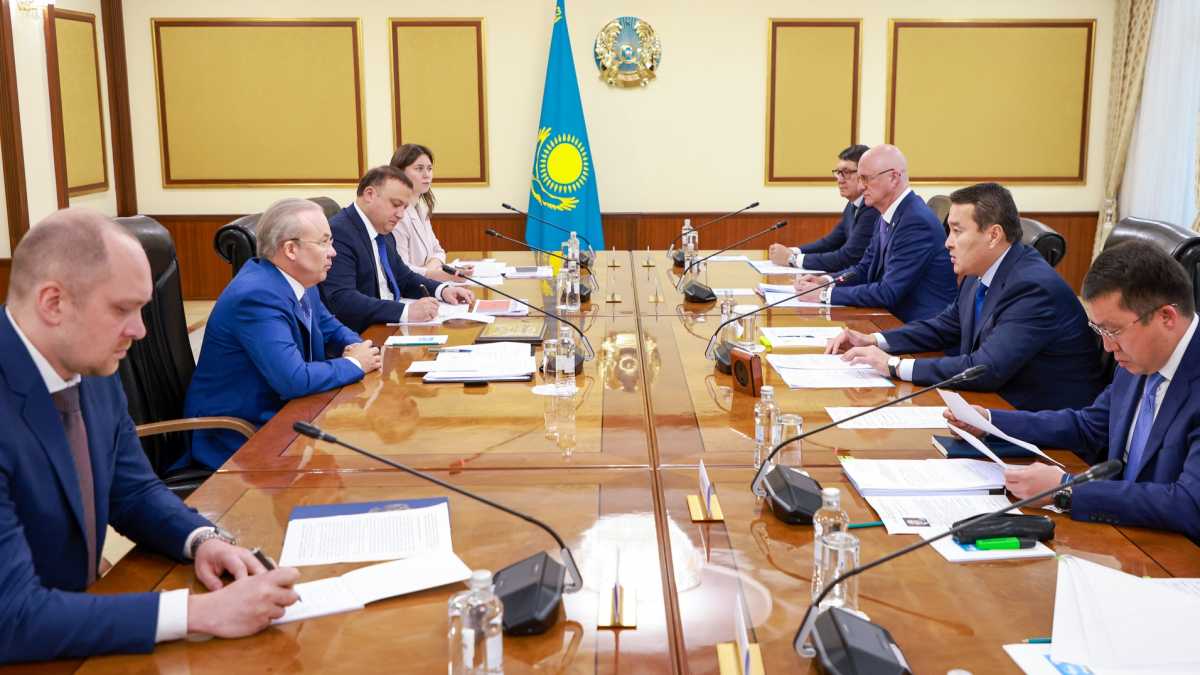 Әлихан Смайылов Астанада Башқұртстанның үкіметтік делегациясымен кездесті