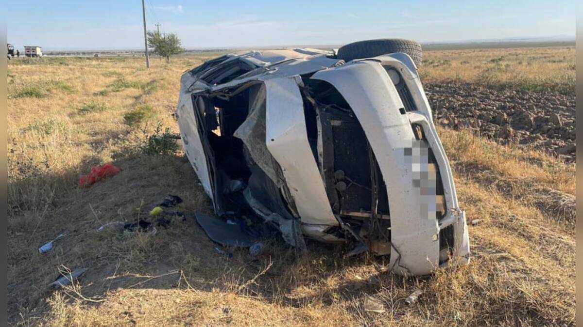 Түркістан облысында жол апатына ұшыраған Toyota Alphard көлігінің жүргізушісіне қатысты тергеу басталды