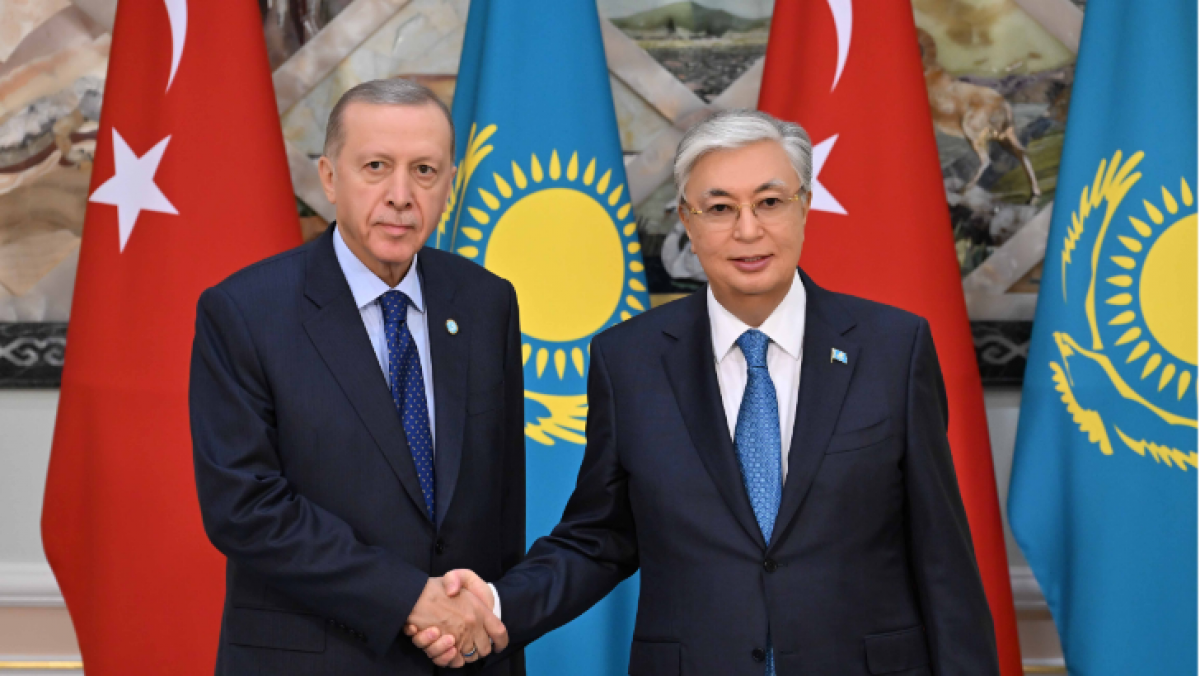 Мемлекет басшысы Қасым-Жомарт Тоқаев Түркия Президенті Режеп Тайип Ердоғанмен кездесті