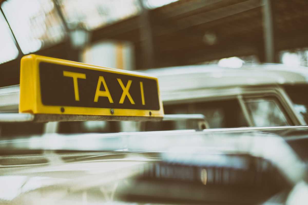 2025 жылдан бастап таксиге қойылатын талаптардың сақталуын мобильдік қосымшаның операторы бақылайды
