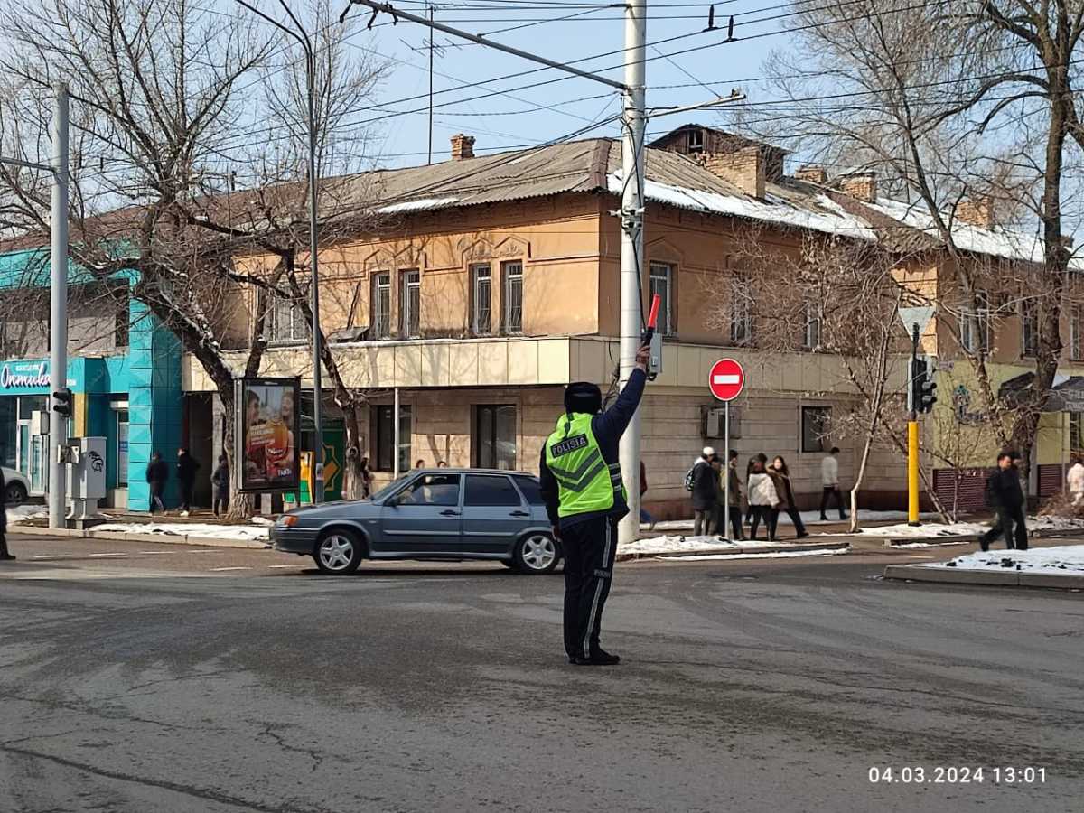 Алматыда 120-дан астам патрульдік полиция экипажы жол қауіпсіздігін қамтамасыз етуде