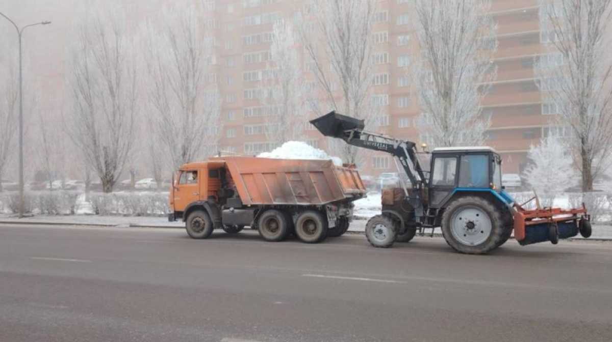 Астанада қар күреуге 2,2 мыңнан астам жол жұмысшысы шықты
