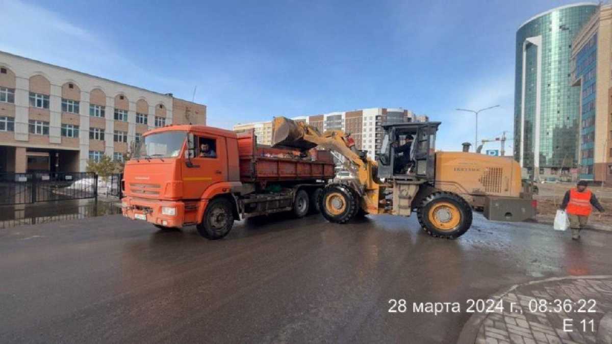 Астанада 2500-ге жуық жол жұмысшысы қар тазалауға шықты