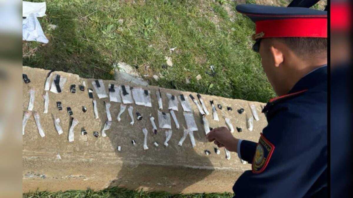 Полиция есірткі қойып кетушіден мефедронның 200-ден астам дозасын тәркіледі
