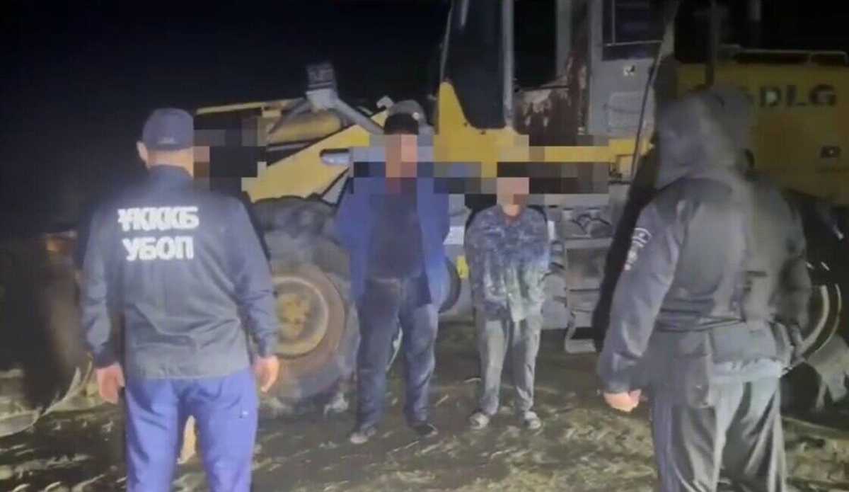 Түркістан облысында полиция жер қойнауын заңсыз өндірумен айналысқан адамдар тобын ұстады