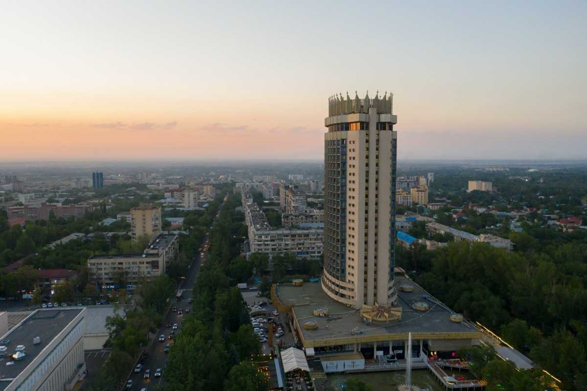 «Қазақстан» қонақ үйінің субұрқағын жөндеу жұмыстары тоқтатылды: меншік иесі жауапкершілікке тартылады