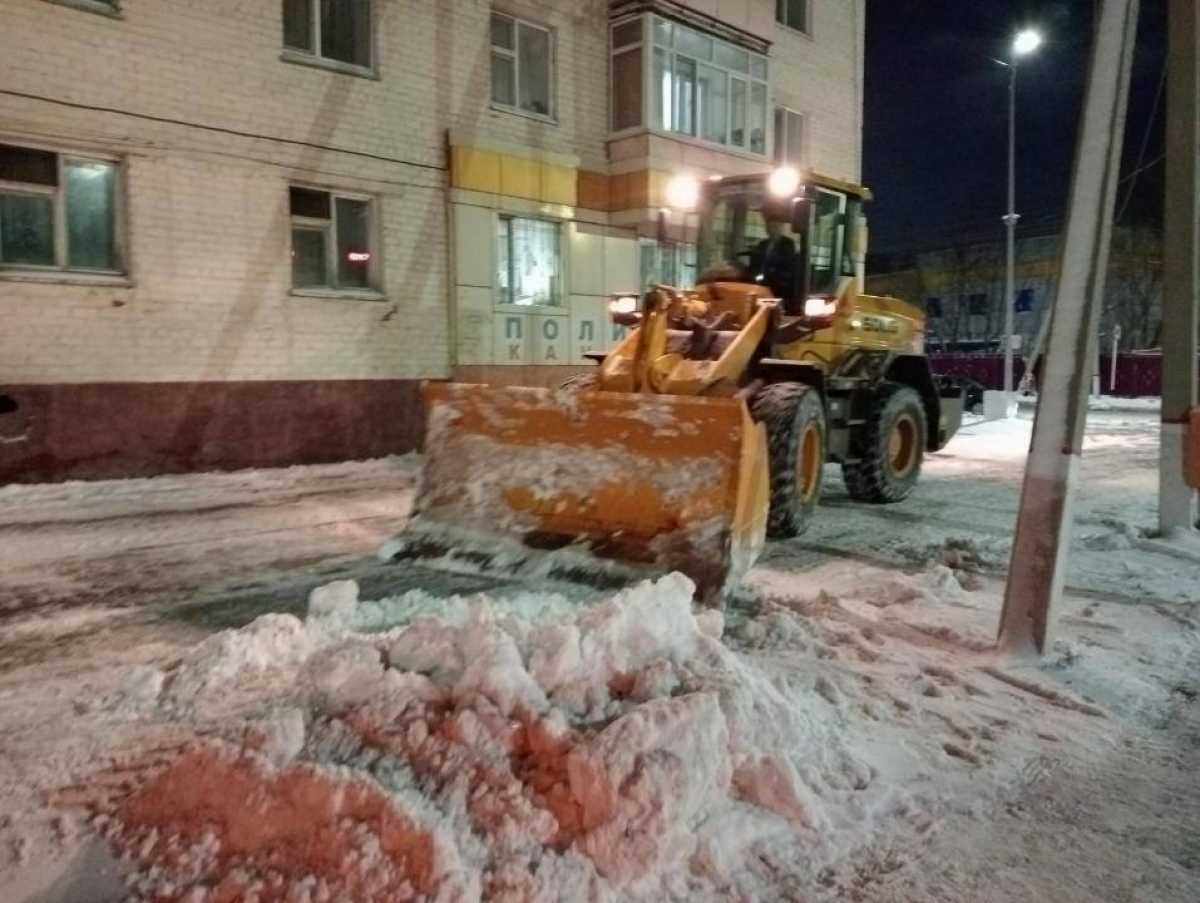 Елордада түнгі ауысымда қар тазалауға 1,2 мыңнан аса арнайы техника шығарылды