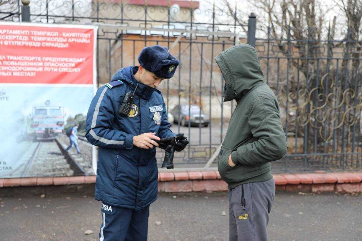 Қостанай вокзалында қоғамдық тәртіпті бұзған азамат 20 тәулікке қамауға алынды