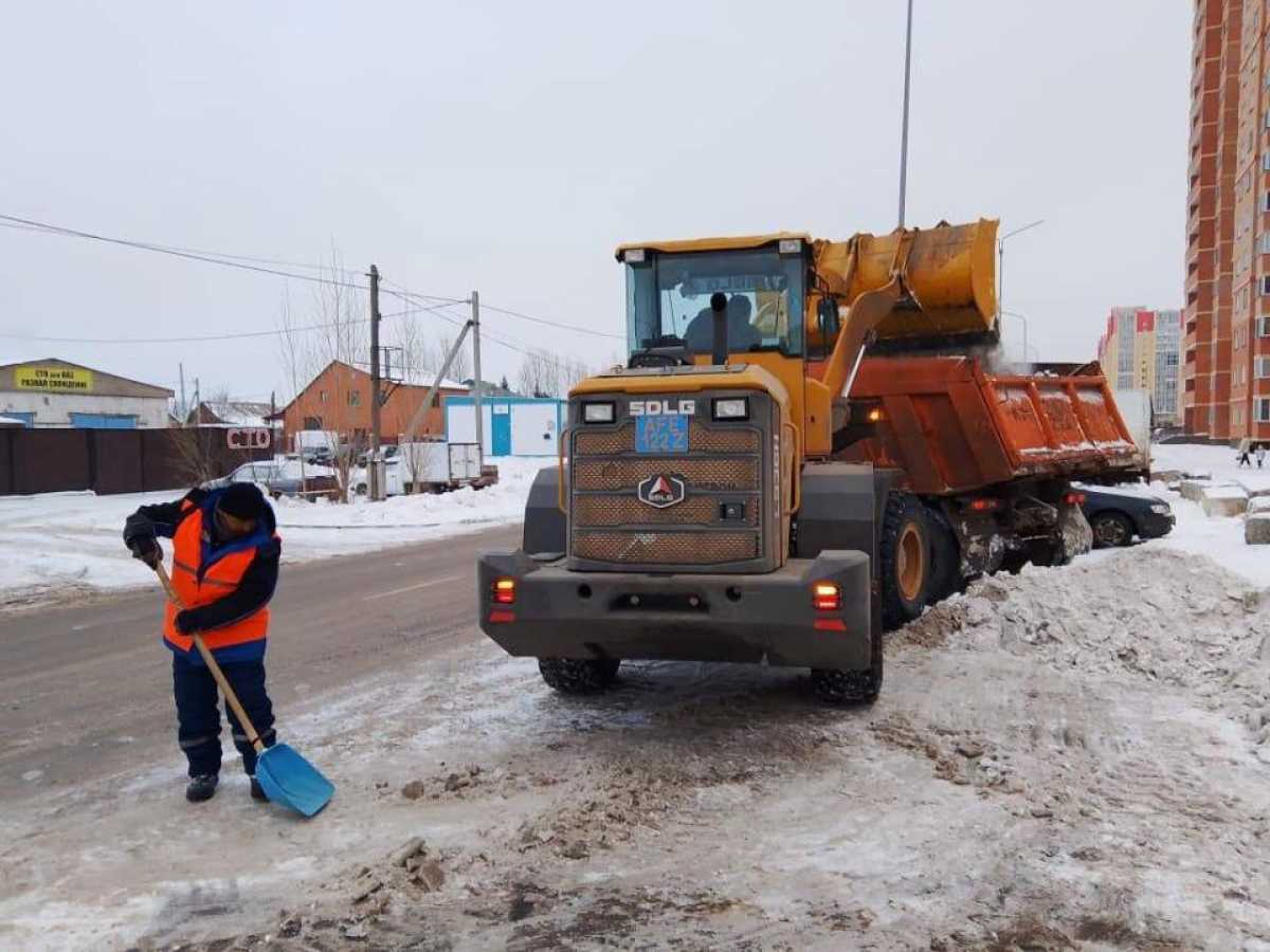 Бір күнде Астанадан жүк көлігімен 600-ден аса рейс қар шығарылды