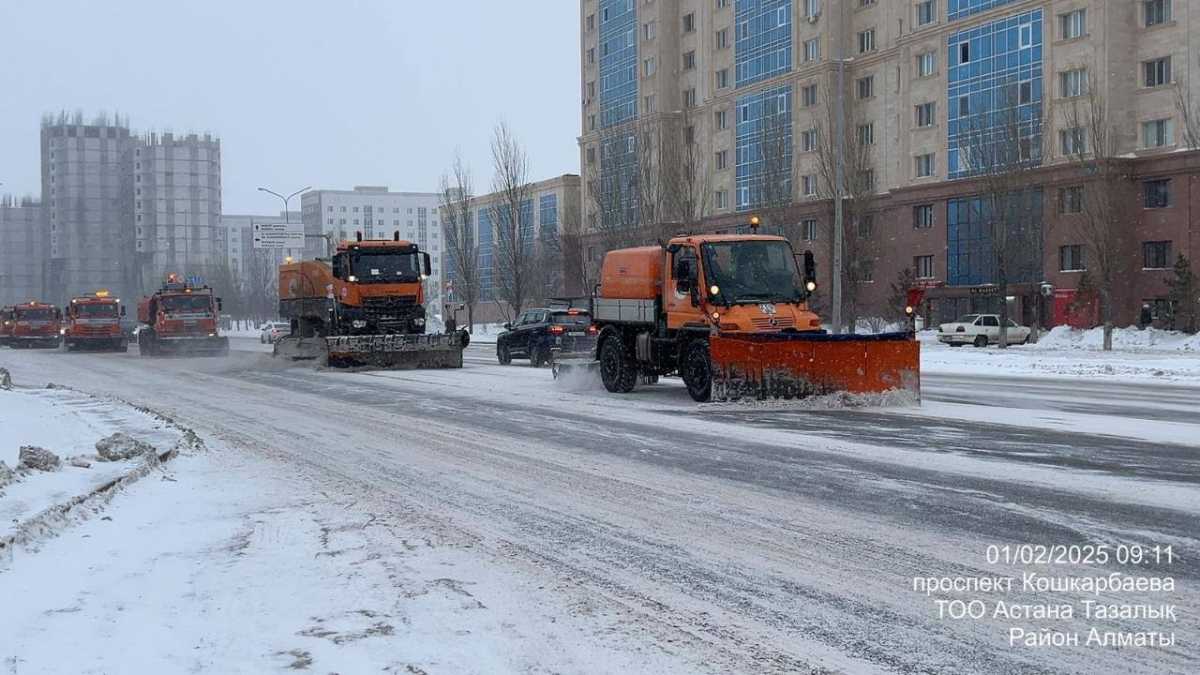 Астанада күндiзгi ауысымдағы қар тазалауға 1800-ден астам арнайы техника шығарылды