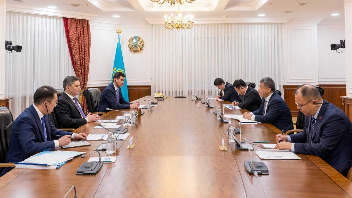 Олжас Бектенов CITIC Construction басшысы Ян Цзяньцянмен инфрақұрылымды дамытудағы ынтымақтастық мәселесін талқылады