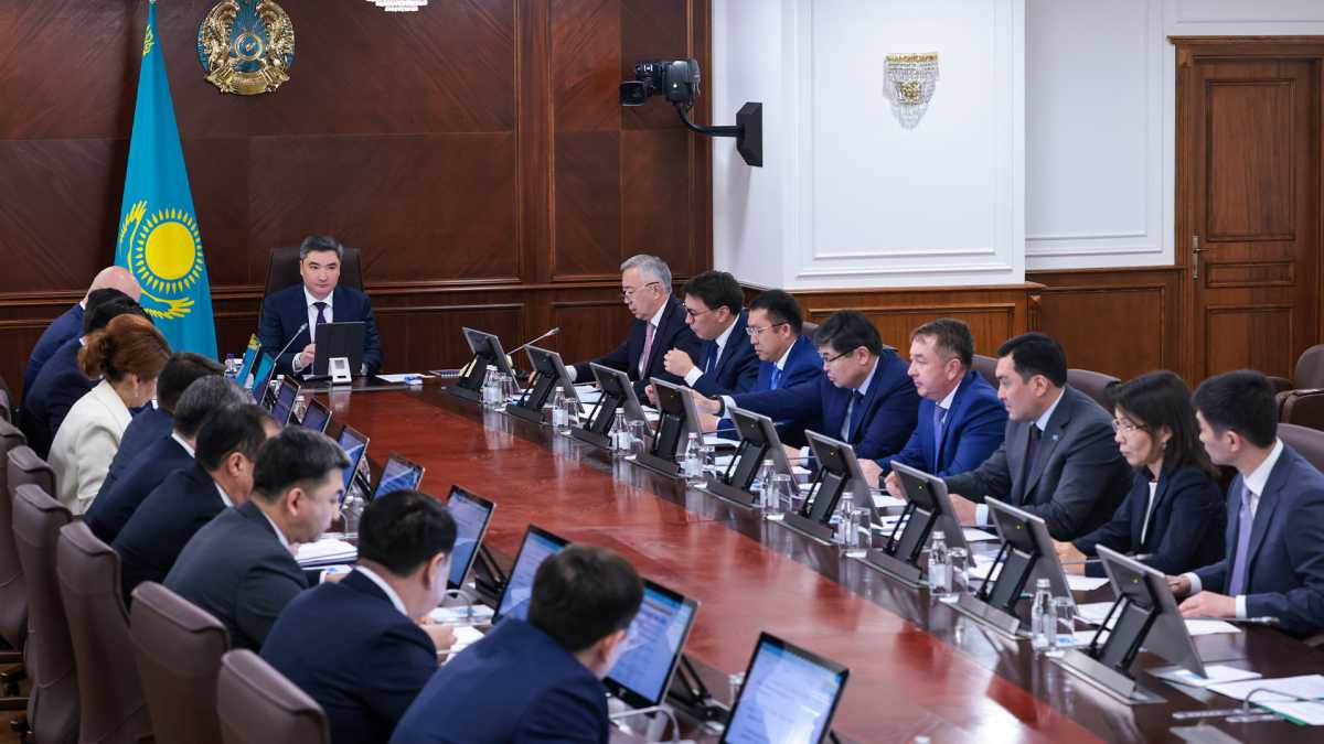Олжас Бектенов Экономиканы демонополизациялау жөніндегі комиссия отырысын өткізді