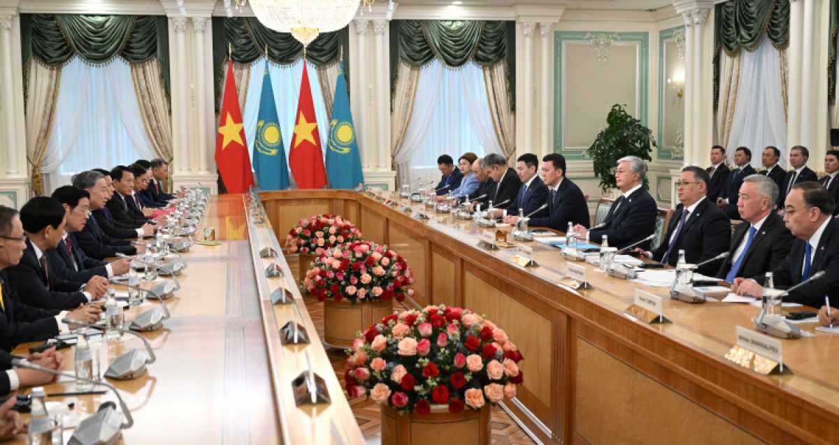 Мемлекет басшысы Вьетнам Коммунистік партиясы Орталық комитетінің Бас хатшысы То Ламмен келіссөз өткізді