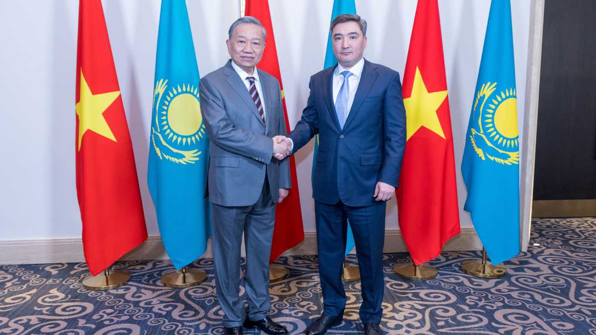 Олжас Бектенов Вьетнам Коммунистік партиясы Орталық комитетінің Бас хатшысы То Ламмен сауда-экономикалық ынтымақтастықты дамыту мәселелерін талқылады