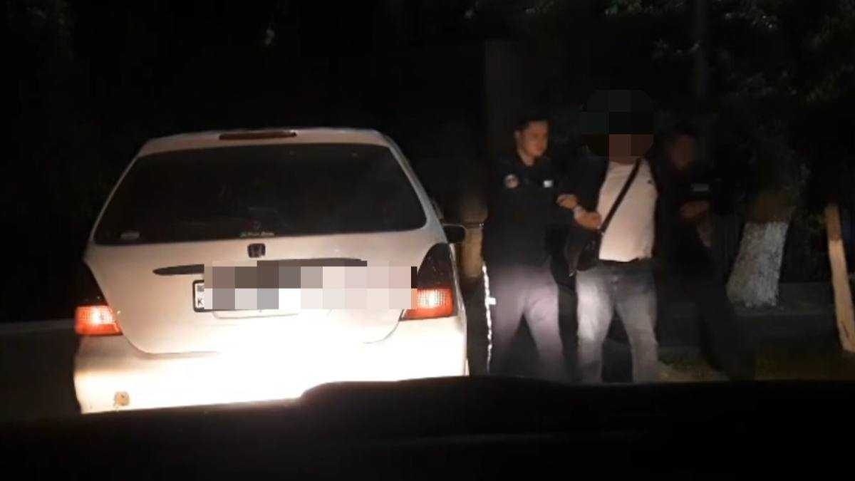 Талдықорғанда полицейлер мас күйінде автокөлік жүргізген азаматты ұстады