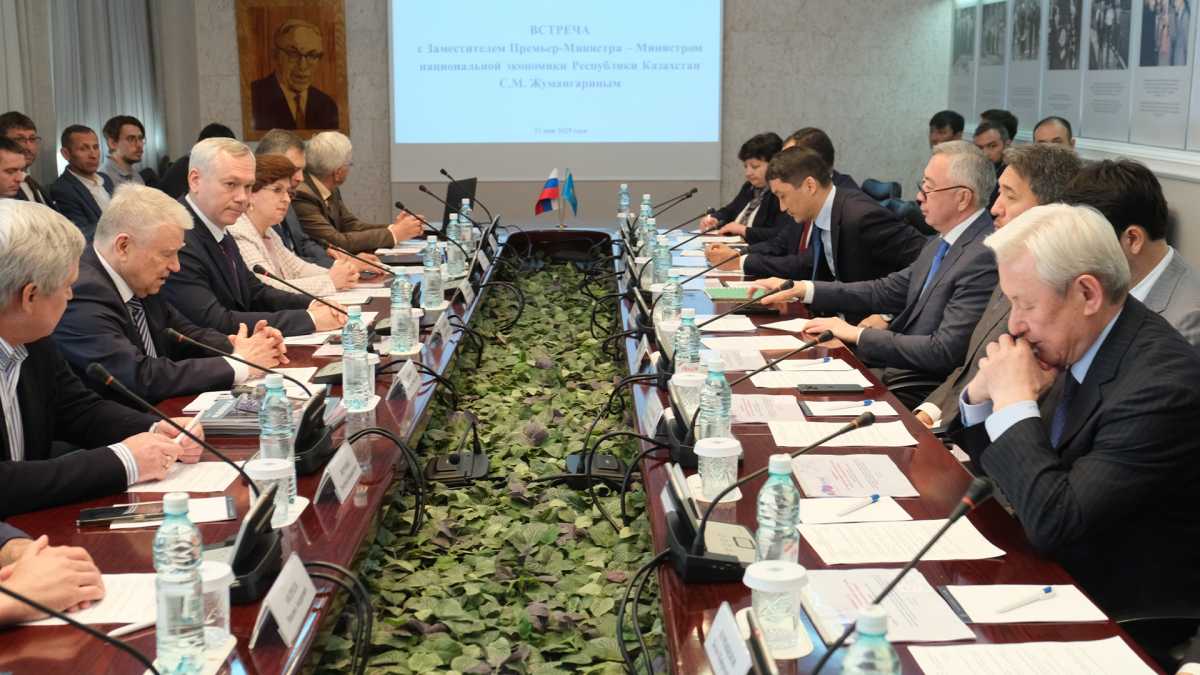 Серік Жұманғарин бастаған қазақстандық делегация Новосібір облысындағы  ғылыми қалашыққа барды