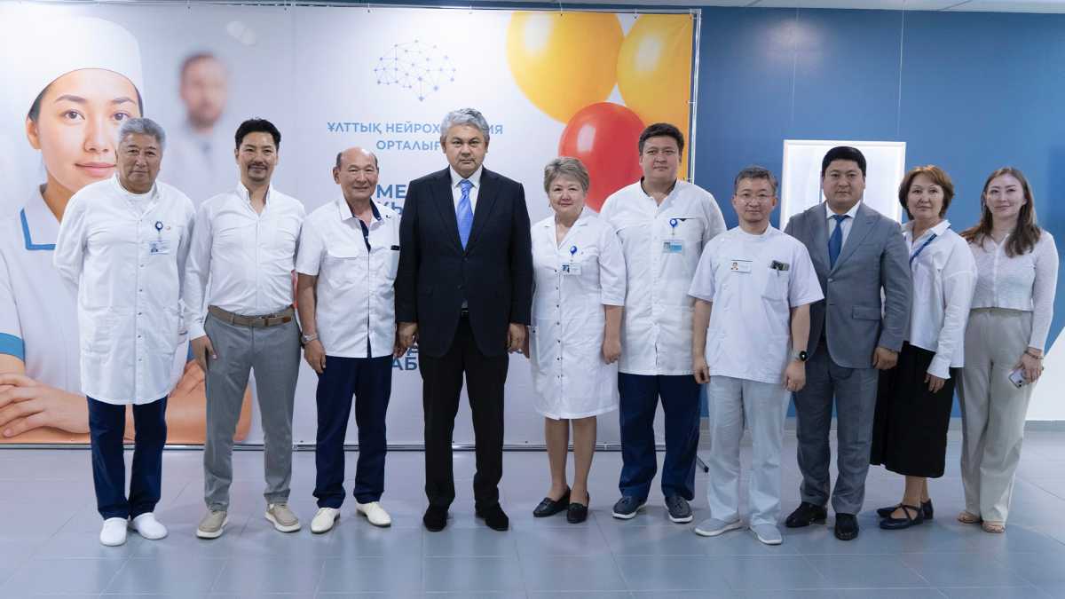 Ғылым, технология және науқасқа қамқорлық: Вице-премьер Ұлттық нейрохирургия орталығында болды