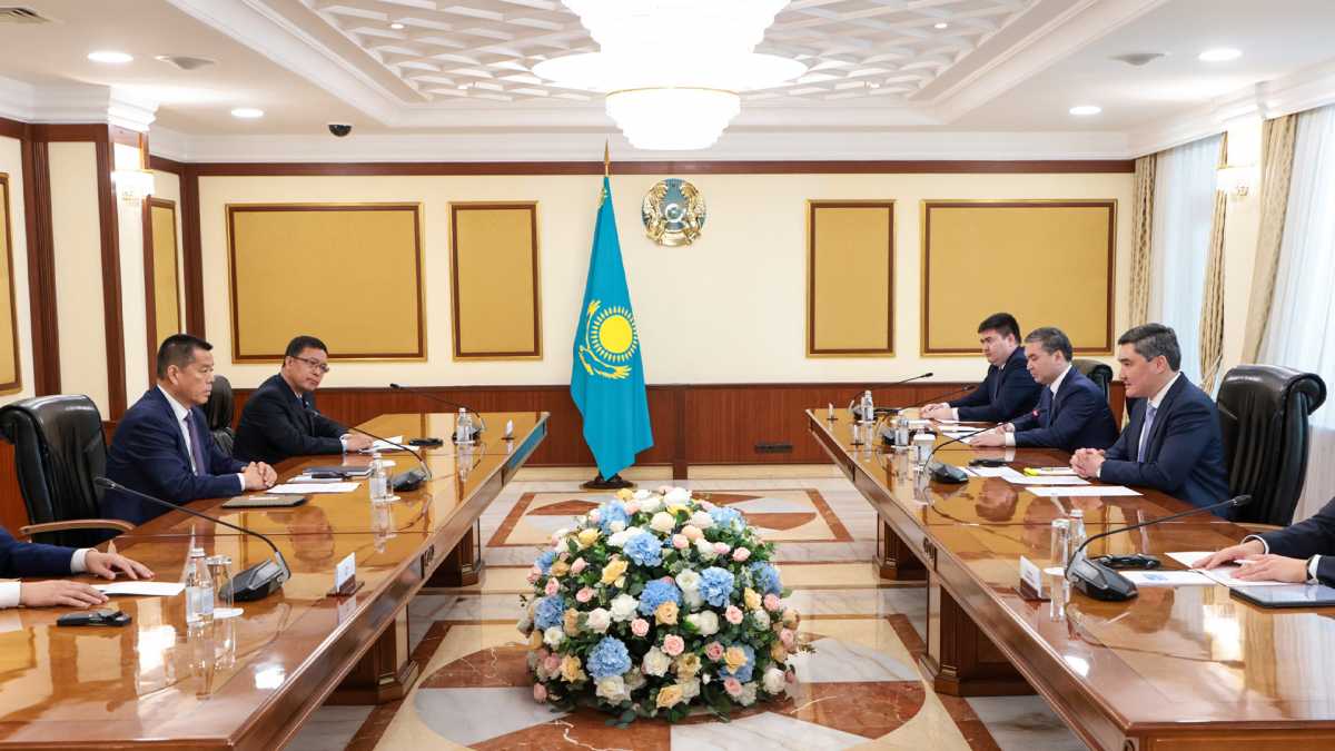 Олжас Бектенов Shandong Energy Group Co. басшысы Ли Вэймен 1,5 мың жұмыс орнын ашуға мүмкіндік беретін көмір химия зауытын салу мәселесін талқылады
