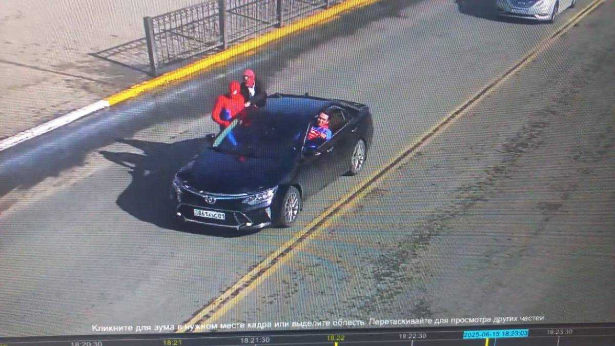 Оралда Marvel кейіпкерлерінің костюміндегі автокортеж жол ережесін бұзғаны үшін тоқтатылды