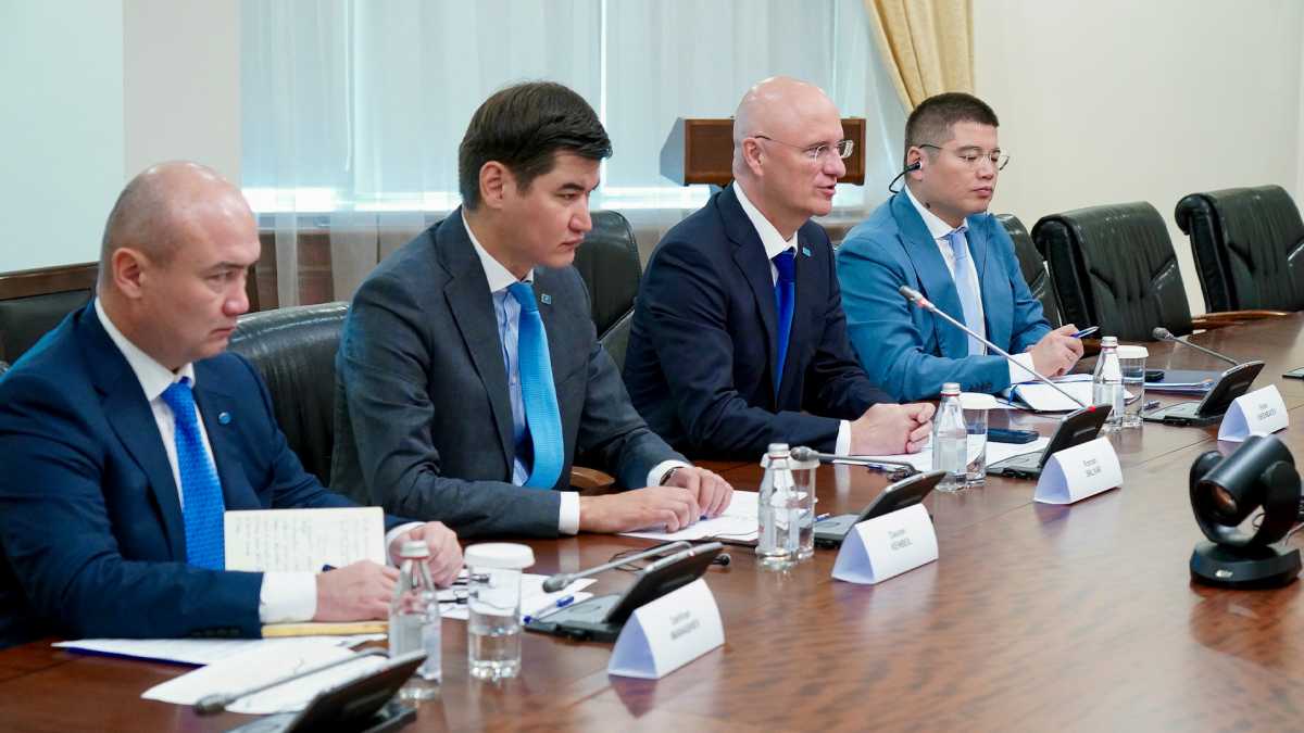 ҚР Премьер-министрінің бірінші орынбасары Қытай экспорт-импорт банкінің басшылығымен кездесу өткізді