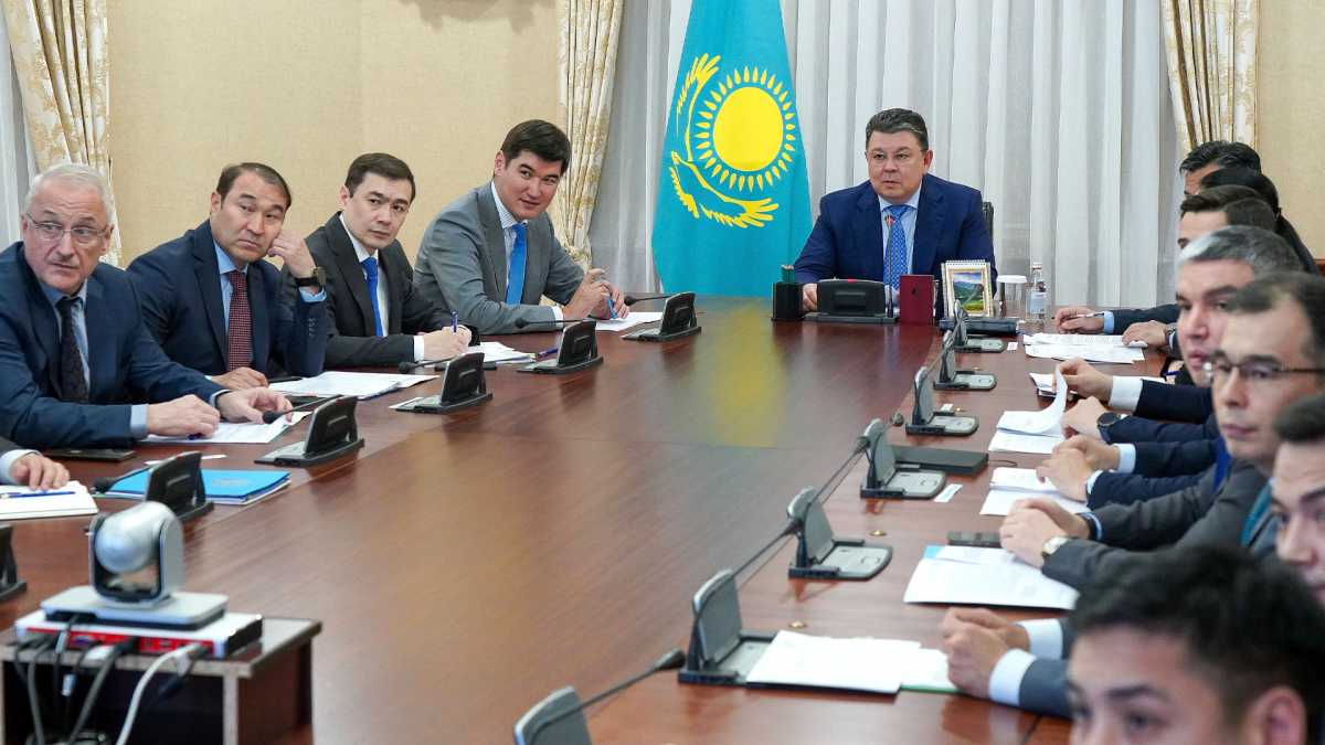 Қанат Бозымбаев табиғи апаттардан тұрғын үйлерді міндетті сақтандыру жүйесін әзірлеу барысын тексерді