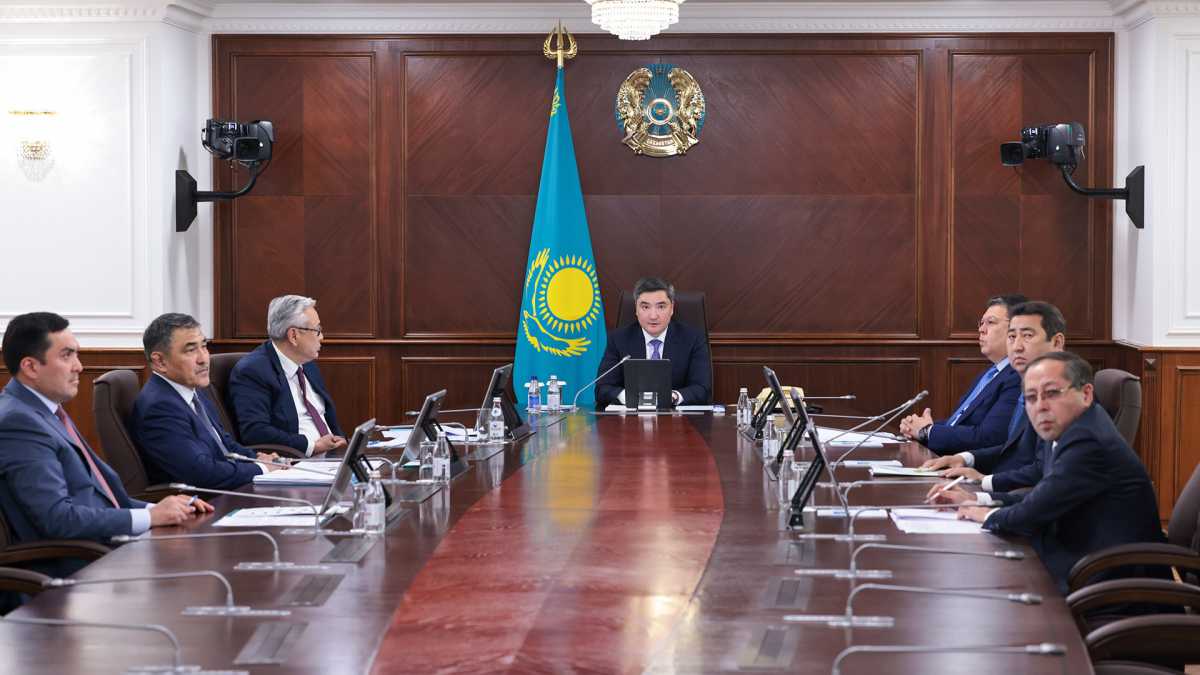Олжас Бектенов вегетациялық кезеңде су тәуекелдерін басқару жөніндегі өңірлік штабтар құруды тапсырды