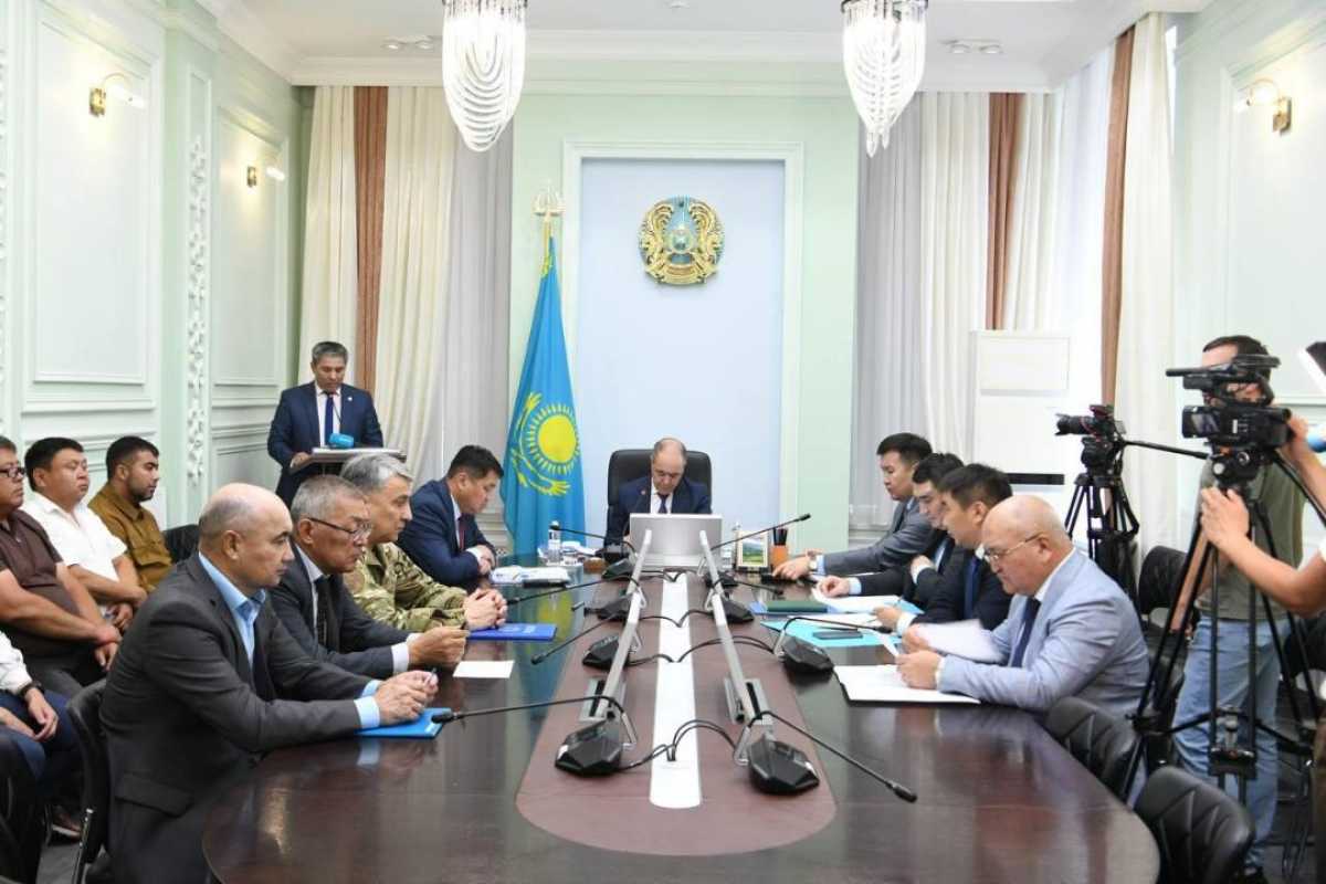БҚО әкімі шегірткеге қарсы күресті күшейтуді тапсырды