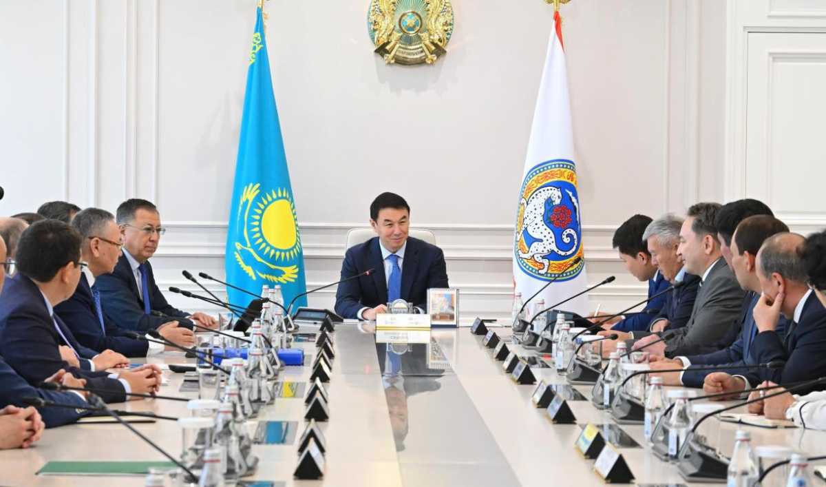 Дархан Сатыбалды ЖОО ректорларымен жаңа оқу жылының басымдықтарын талқылады