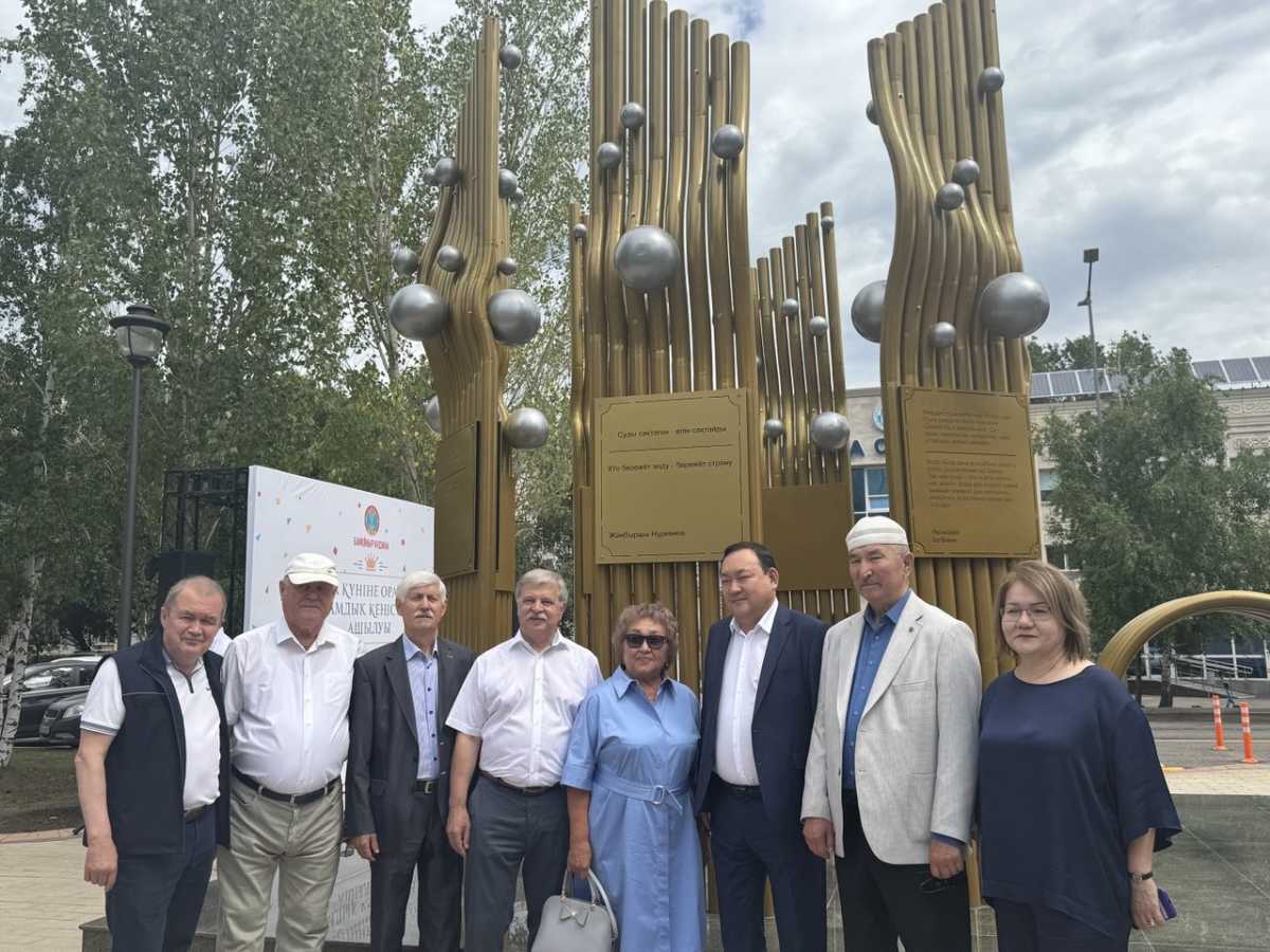 Елорда күні қарсаңында Байқоңыр ауданында «Коммуналдық қызметкерлер» гүлзары ашылды