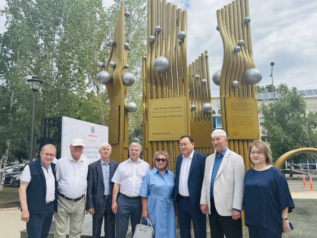 Елорда күні қарсаңында Байқоңыр ауданында «Коммуналдық қызметкерлер» гүлзары ашылды