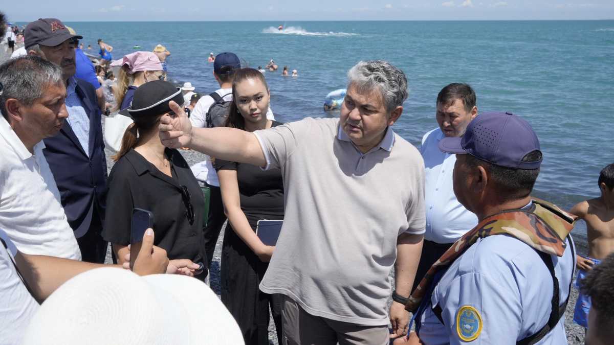 Президент тапсырмаларын орындау: Вице-премьер Ермек Көшербаев Алакөл көлінің жағалауындағы демалыс аймақтарын тексерді