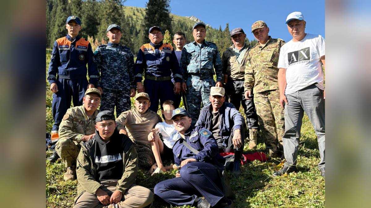 Алматы облысында полицейлер таулы аймақта адасып кеткен жасөспірімді іздеп тапты