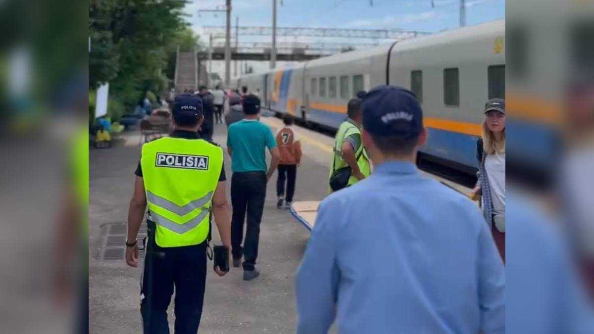 Елімізде жыл басынан бері тәртіпке бағынбаған 400-ге жуық жолаушы пойыздан түсірілді