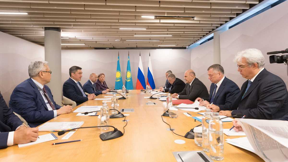 Олжас Бектенов пен Михаил Мишустин жоғары деңгейде қол жеткізілген уағдаластықтардың іске асырылу барысын талқылады
