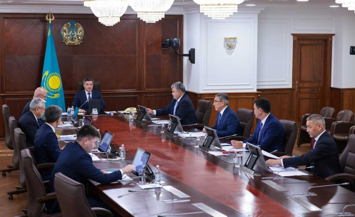 Олжас Бектенов әкімдердің KPI жүйесін енгізуді және жаңа жұмыс орындарын құру бойынша бірыңғай цифрлық жүйені жасап шығаруды тапсырды