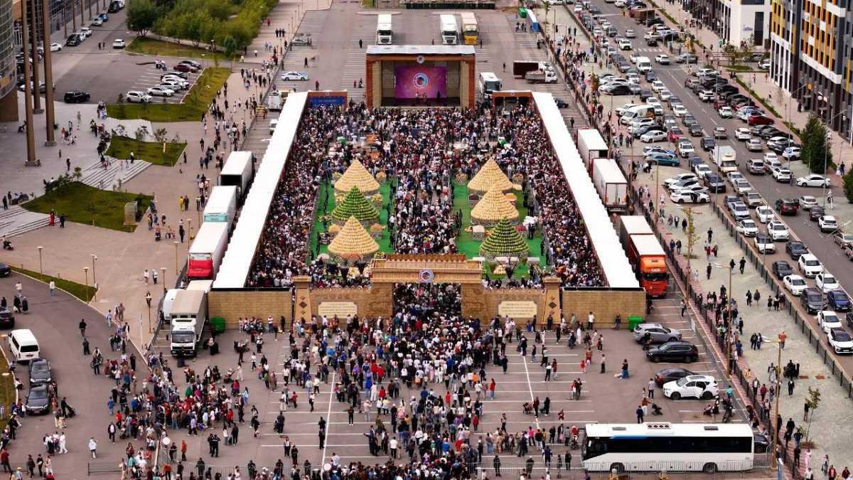 Астанада тәжікстандық өнімдер мен бұйымдардың жәрмеңкесі өтіп жатыр