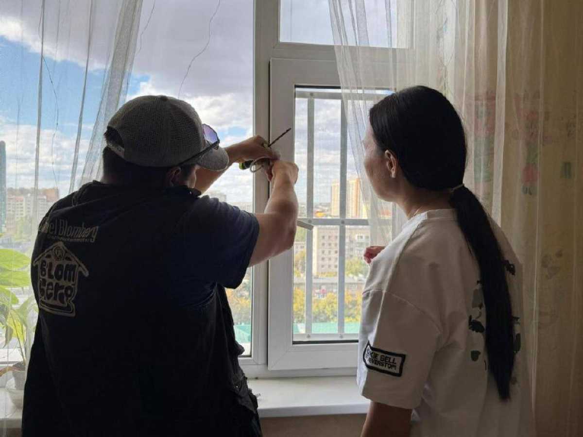 Астанада балалардың терезеден құлап кетуінің алдын алу бойынша профилактикалық рейд өтті