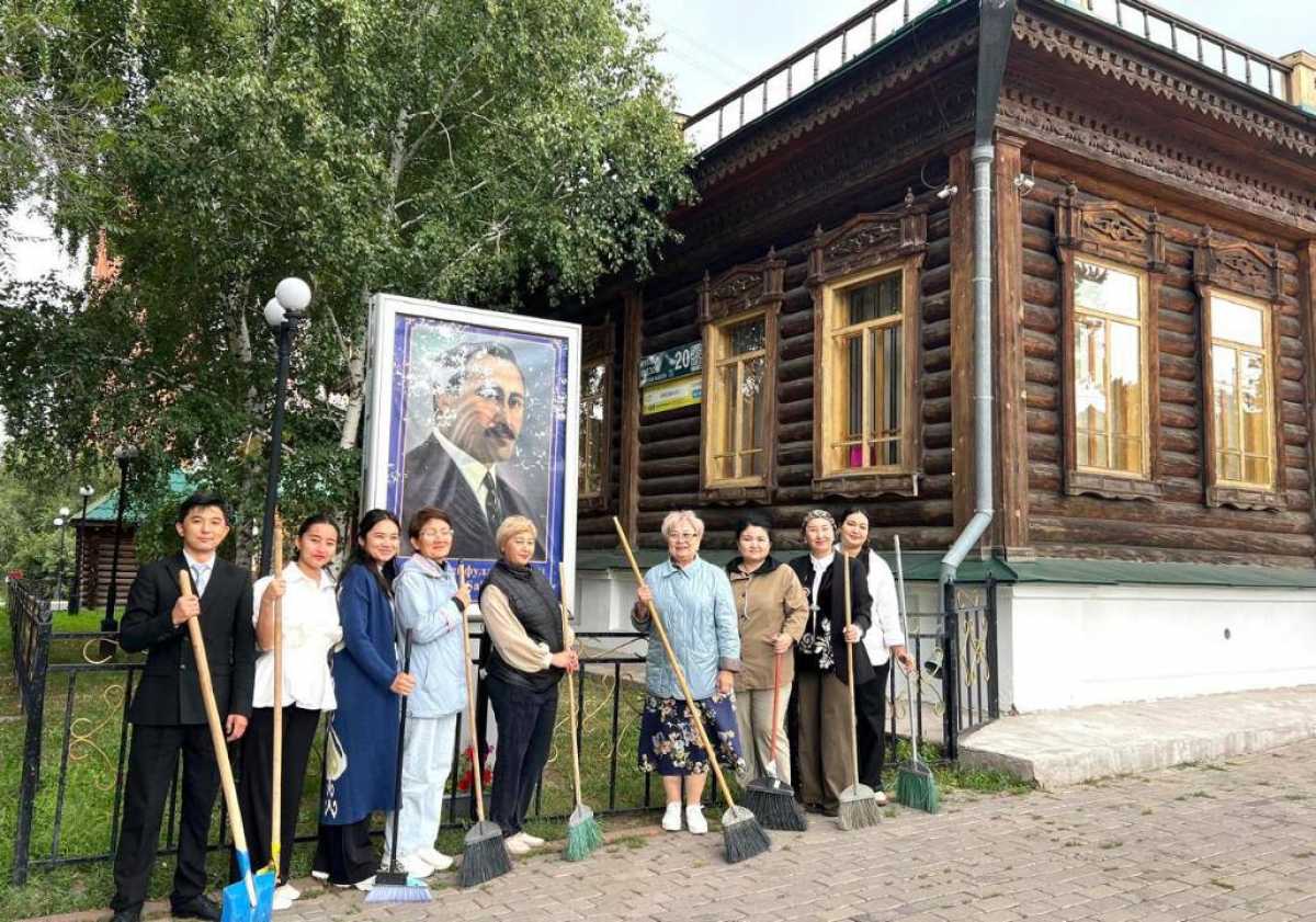 С.Сейфуллин мұражайының қызметкерлері «Таза Қазақстан» акциясын қолдап, жалпы тазалық жұмысын жүргізді