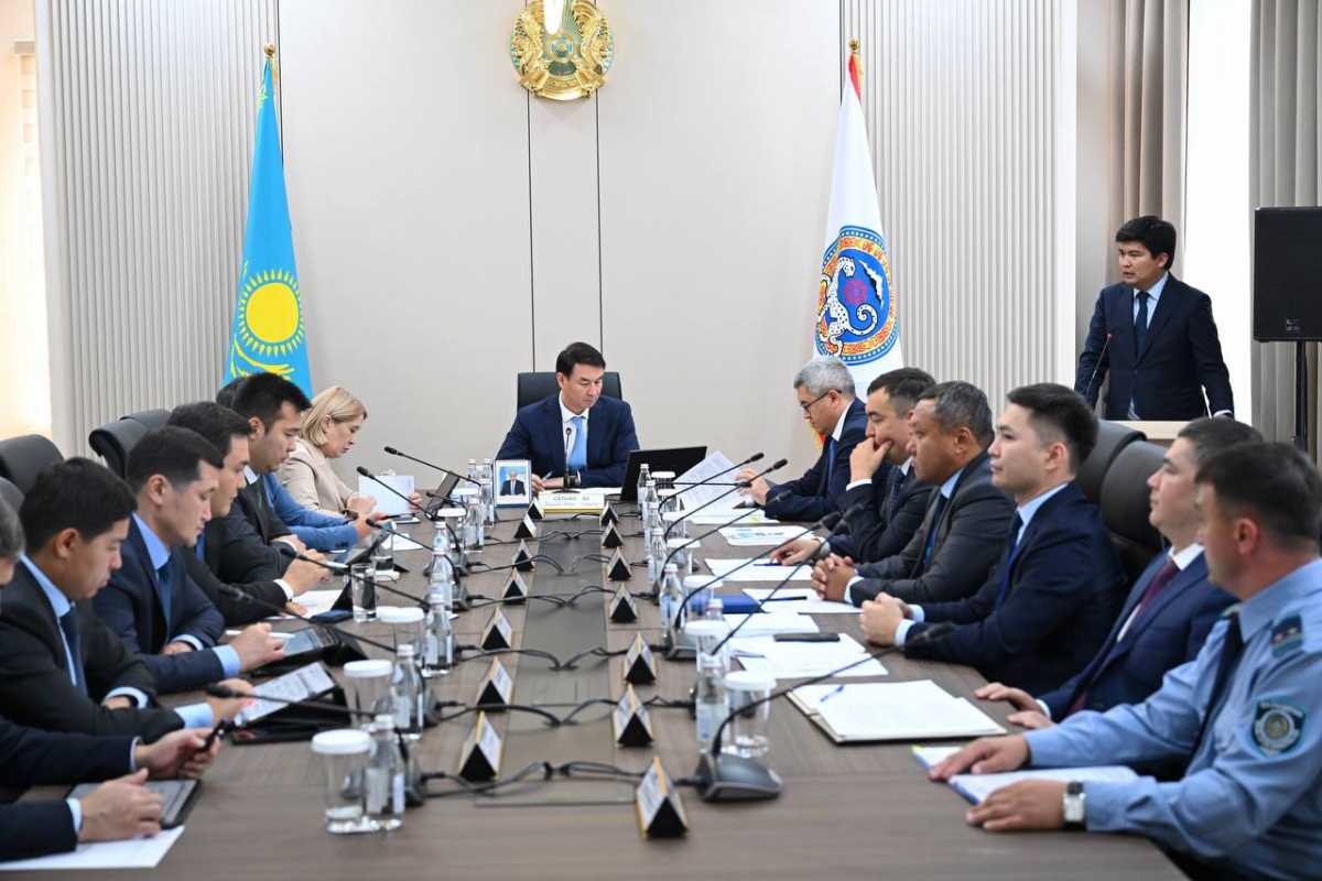 Алматы әкімі Түрксіб ауданында жиын өткізді