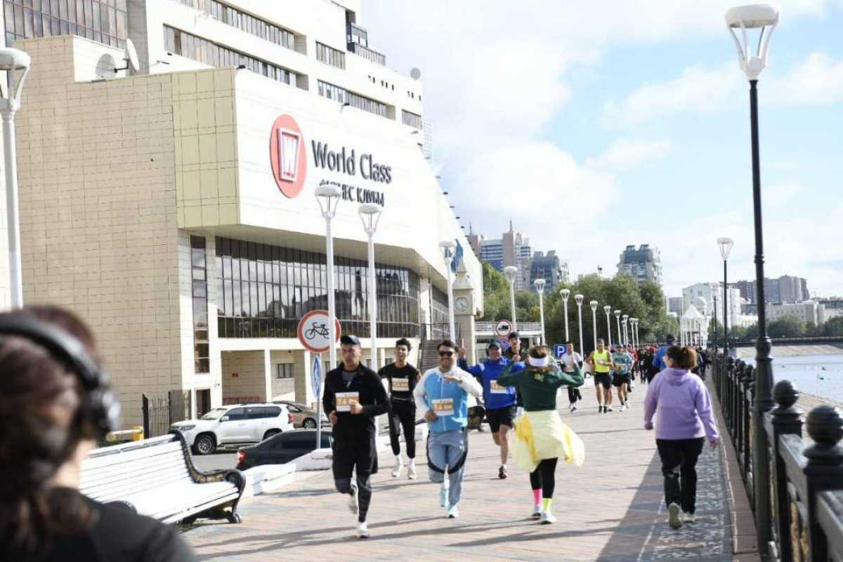 Saryarqa Run: Астанада Конституция күніне орай өткен жүгіру іс-шарасына 1500 адам қатысты