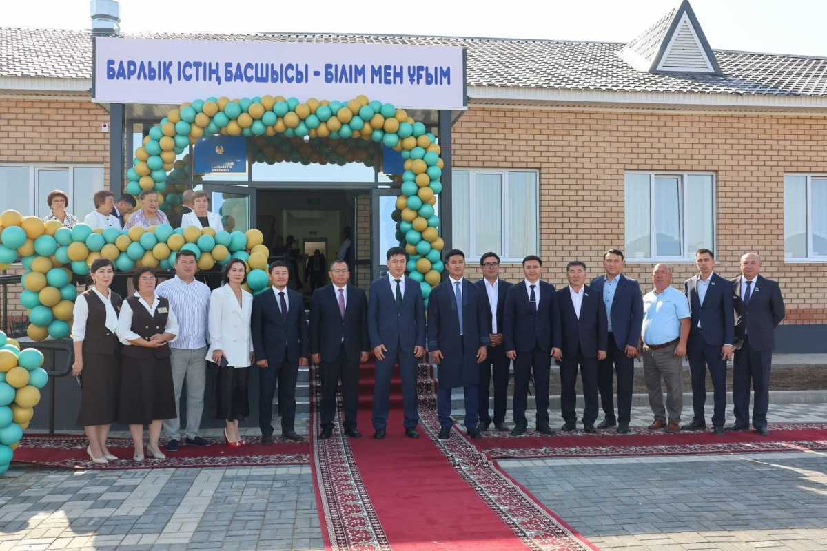 Казталов ауданында әлеуметтік жоба аясында жаңа мектеп бой көтерді