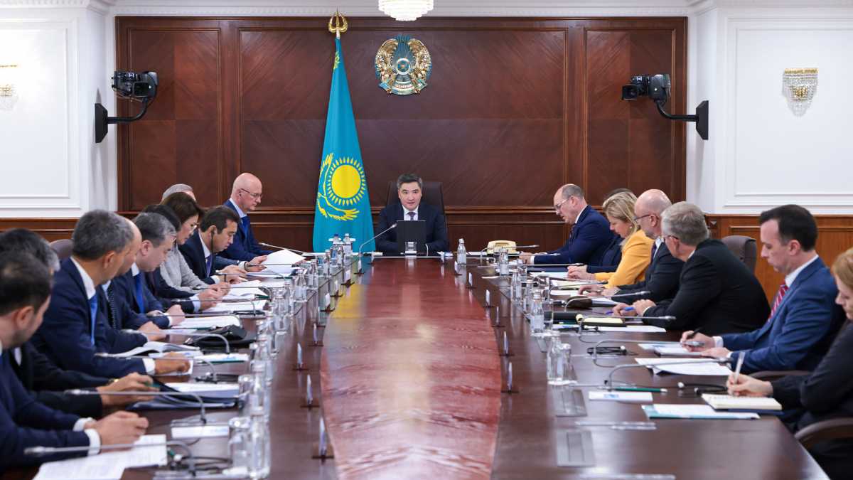 Олжас Бектенов Инвестициялық ахуалды жақсарту жөніндегі кеңестің отырысын өткізді
