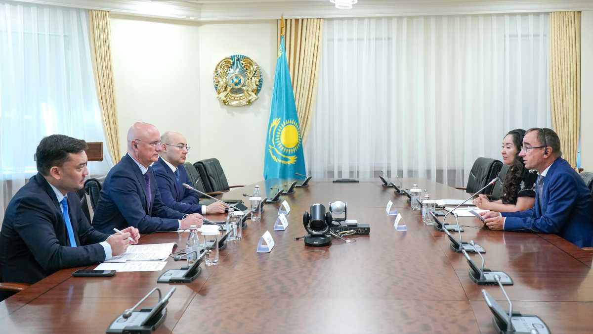 Роман Скляр «SVEVIND Group» бас директоры Вольфганг Кропппен кездесу өткізді