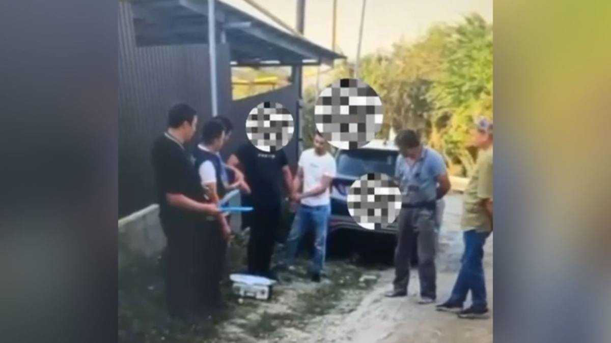 Алматыда көлік полицейлері аса ірі көлемдегі есірткі тасымалын тоқтатты