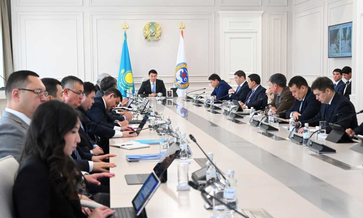 Дархан Сатыбалды аудан әкімдерімен кеңес өткізді